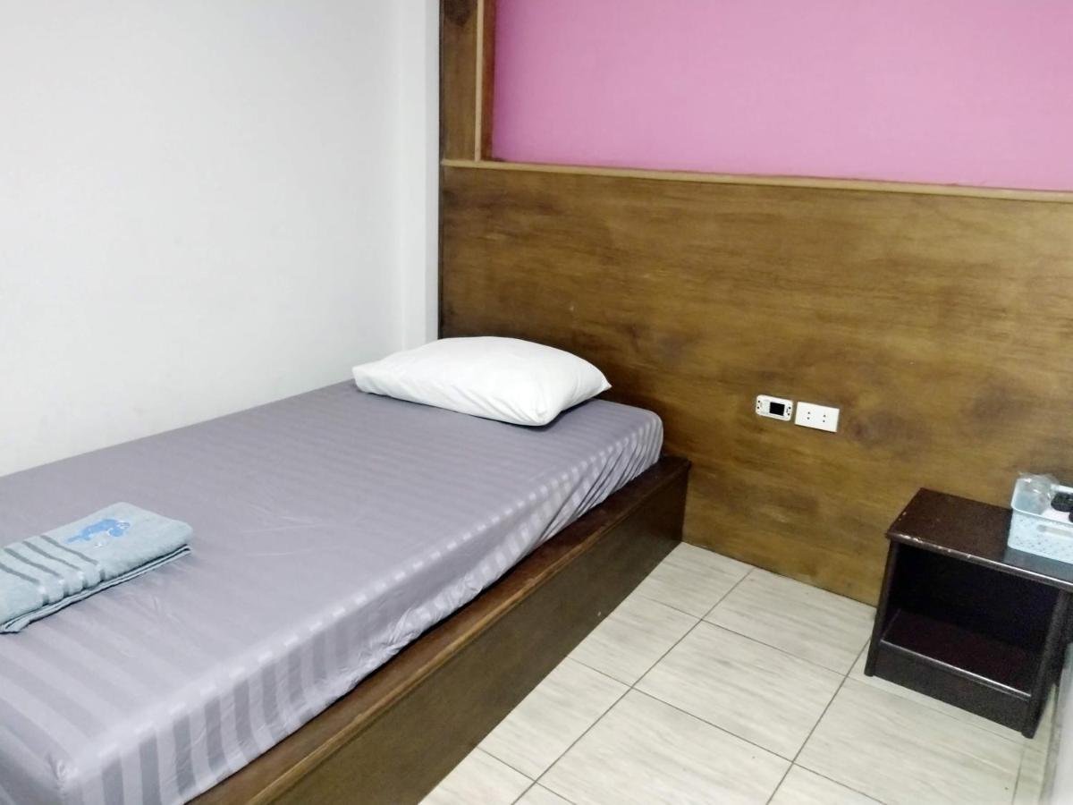 Friendly Hostel - Dmk Airport เฟรนด์ลี่ โฮสเทล ดอนเมือง Bangkok Ngoại thất bức ảnh
